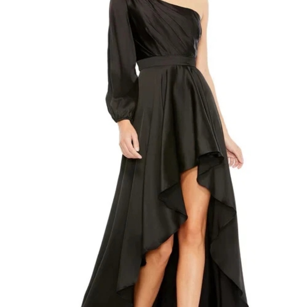 Mac Duggal Black One-Shoulder Gown